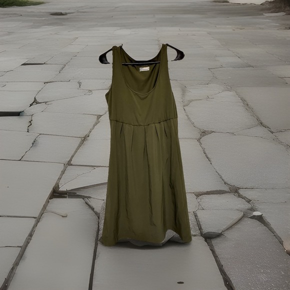 Columbia women's Omni-shade sleeveless dress Sporty Green  Size Small - Picture 1 of 7